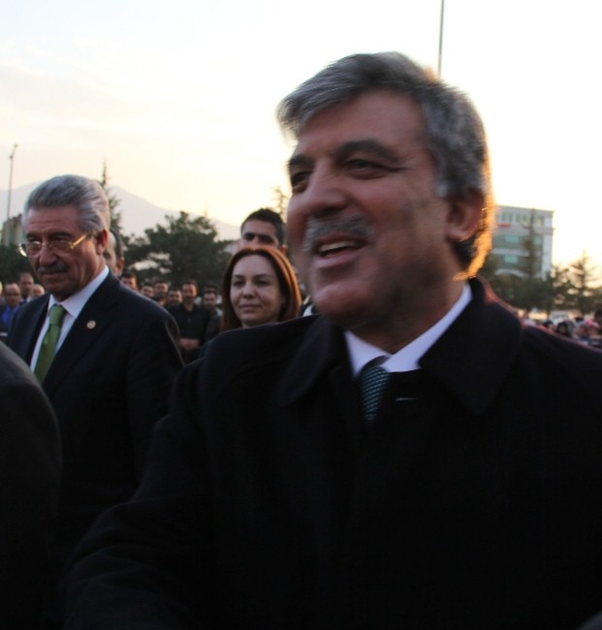 Cumhurbaşkanı Abdullah Gül, Erzincan\'da Bakır Tabak İşledi