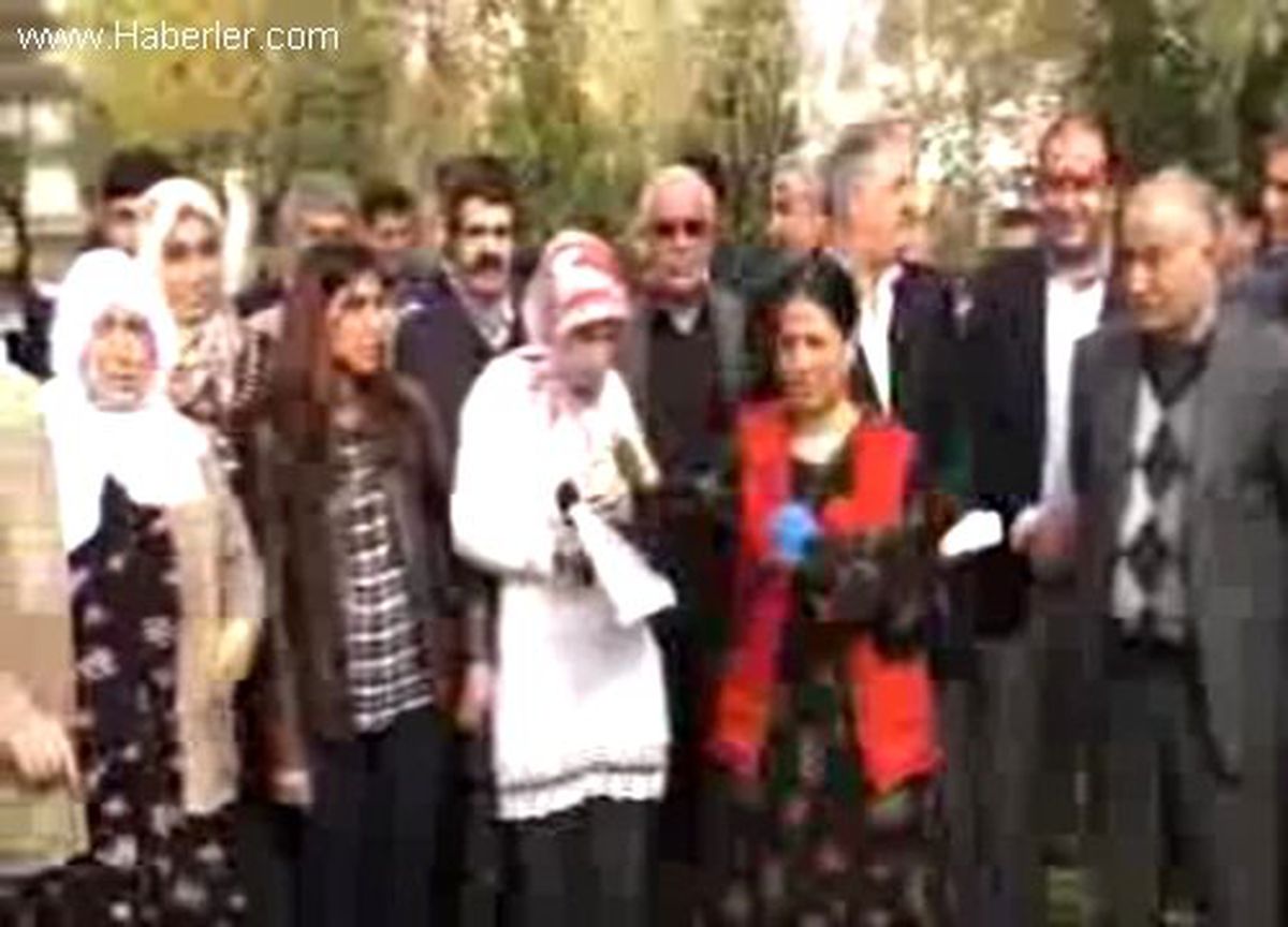 Diyarbakır\'da Barzani ve Perwer\'e Çağrı