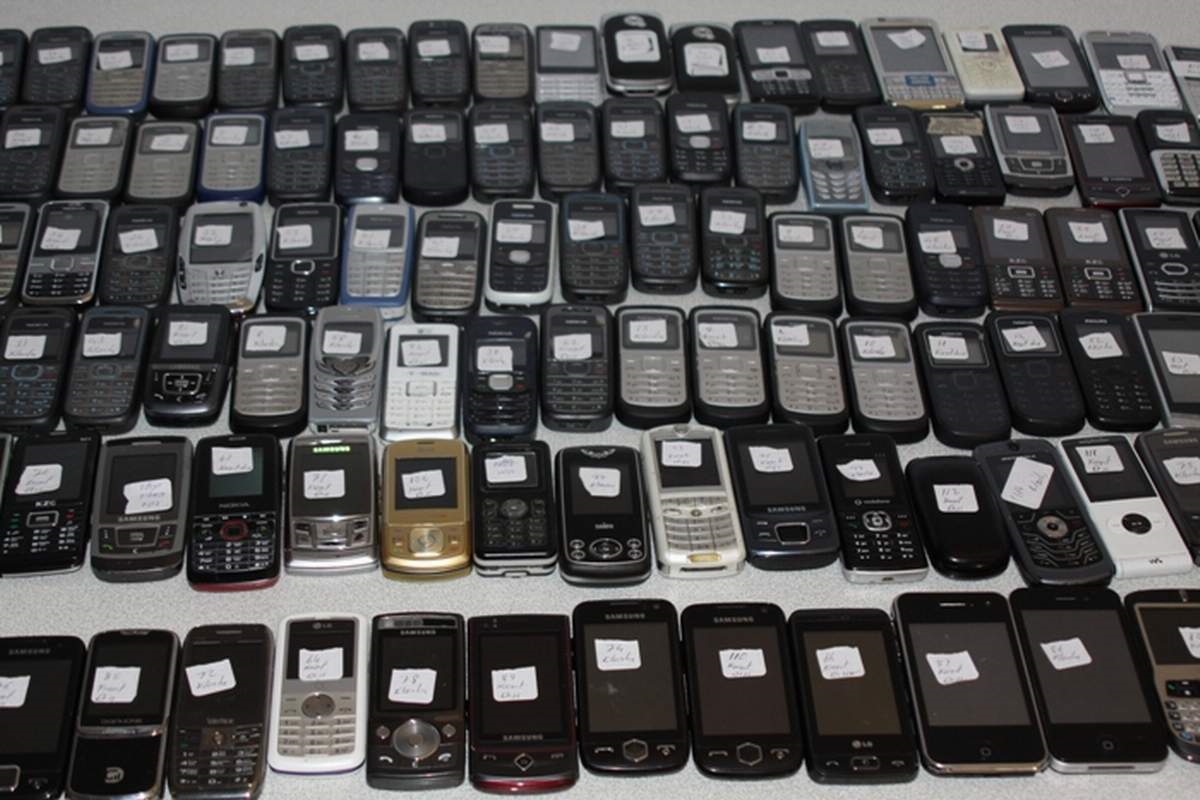 Elazığ\'da 230 Kaçak Cep Telefonu Ele Geçirildi