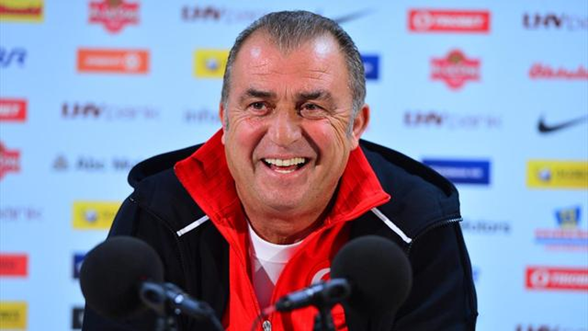 Fatih Terim Milli Takımla Sözleşme İmzalıyor