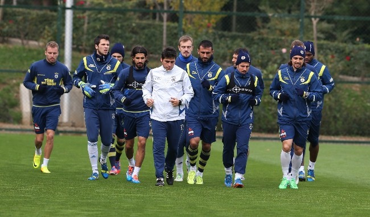 Fenerbahçe, Antalyaspor Maçına Hazırlanıyor