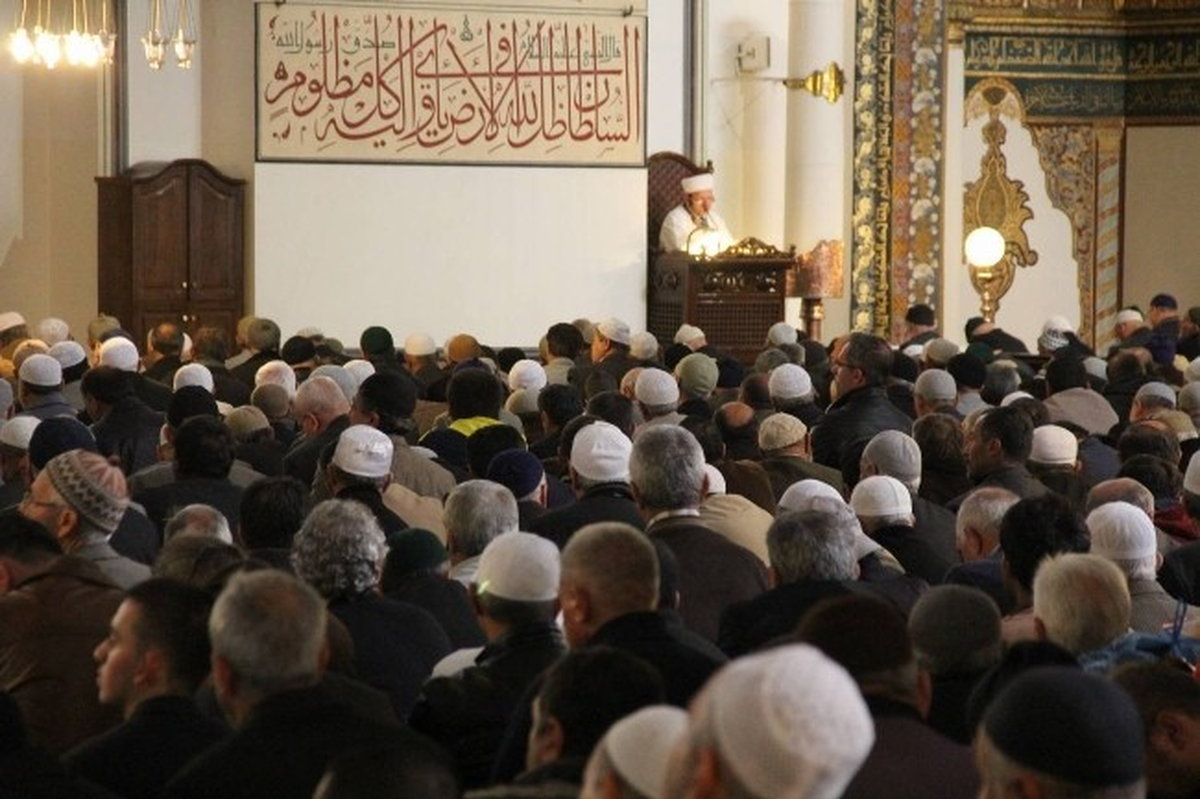 Filipinliler İçin Camilerde Yardım Toplandı