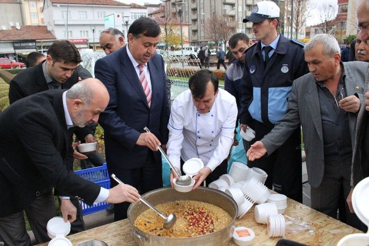 Havza\'da Aşure Dağıtımı