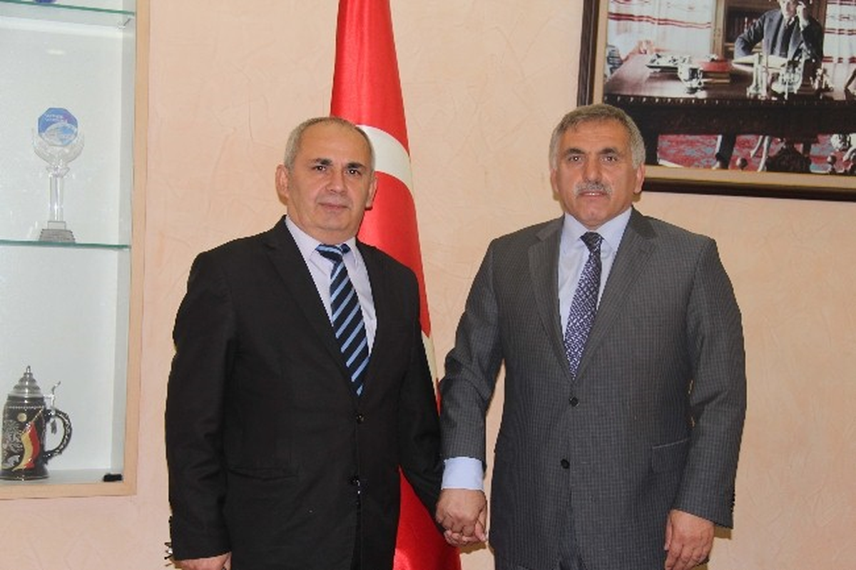 Hendek PTT Müdürü, Başkan İnci\'yi Ziyaret Etti