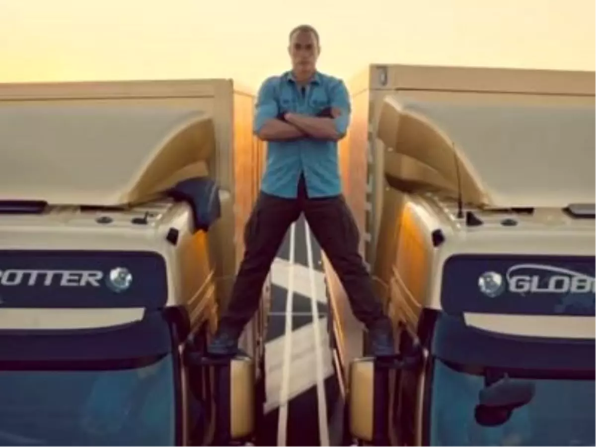 53 Yaşındaki Van Damme\'dan Artistik Hareketler