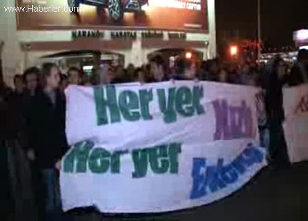 Kadıköy\'de "Kızlı Erkekli" Yürüyüş