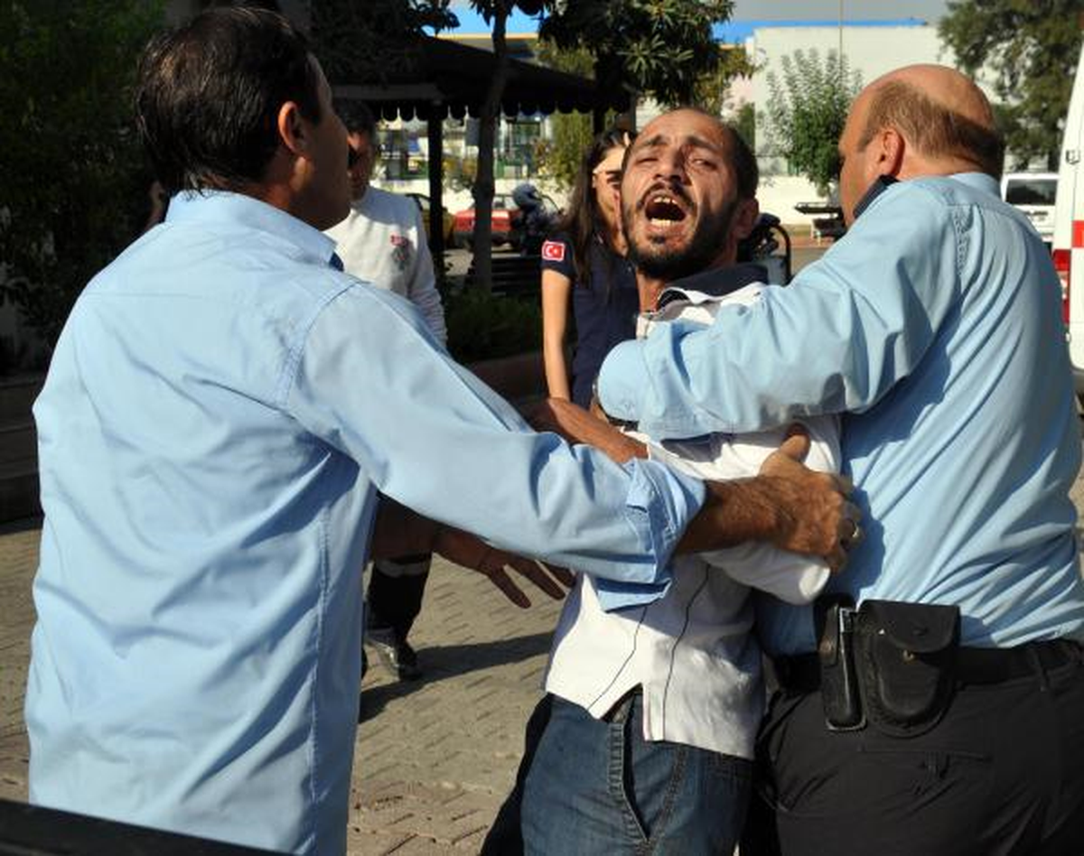 Karakolda İşkence Gördüğünü İddia Ederek Kendini Yakmak İstedi