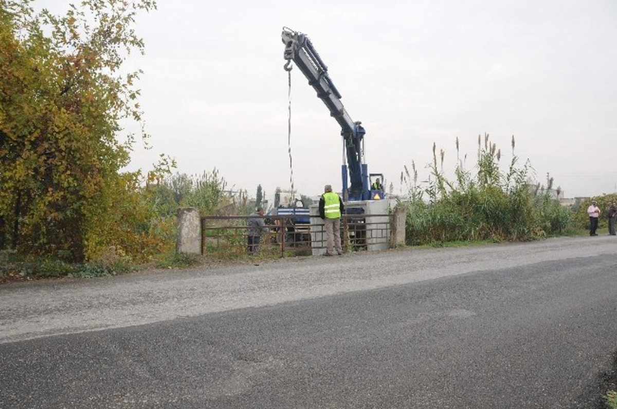 Manisa Bozköy Deresi\'nde Köprü Yolu Genişliyor