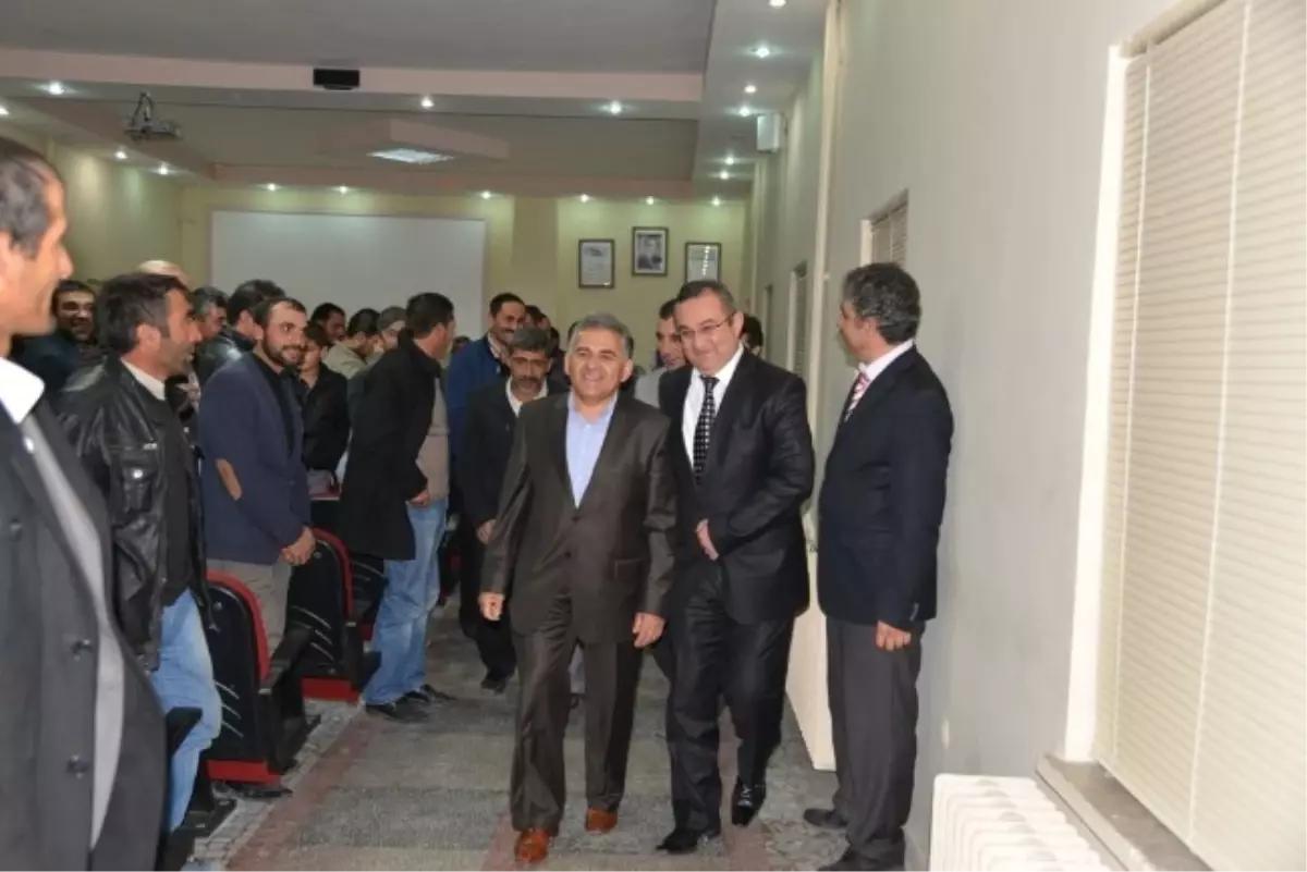 Mimarsinan Endüstri Meslek Lisesinde Teorik ve Uygulamalı Olarak İnşaat Çalışanlarına Mesleki Kurs