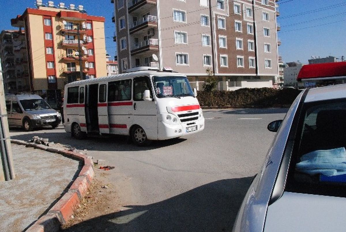 Minibüs Şoförlerinden \'Eğilin\' Komutu