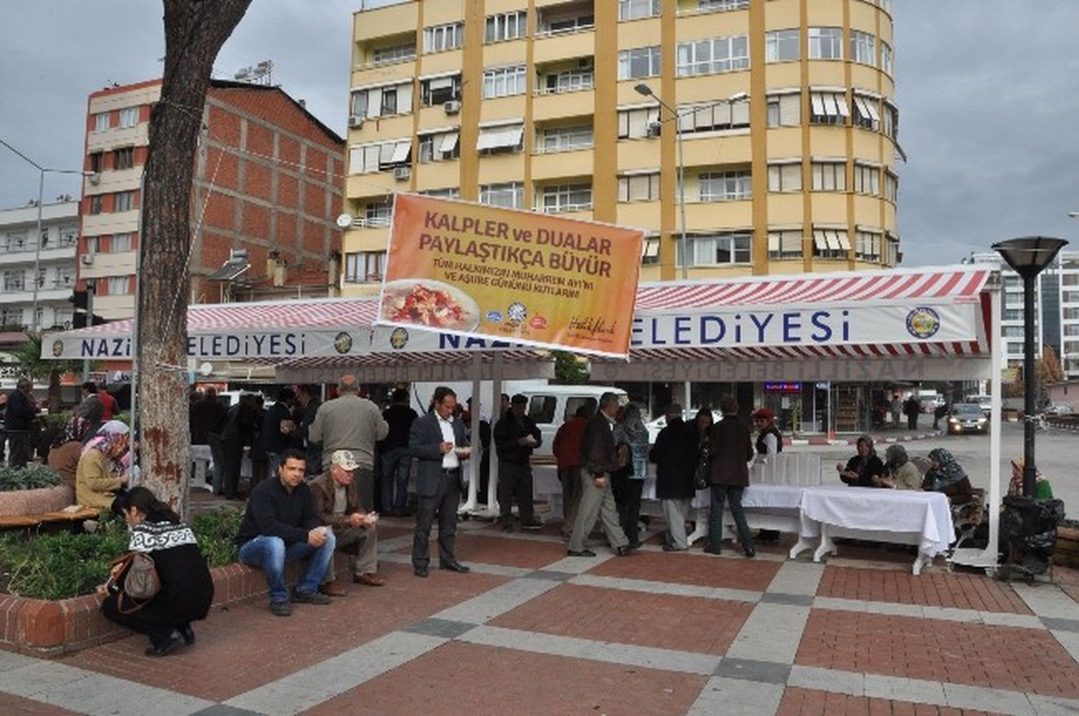Nazilli Belediyesi 5 Bin Kişiye Aşure Dağıttı