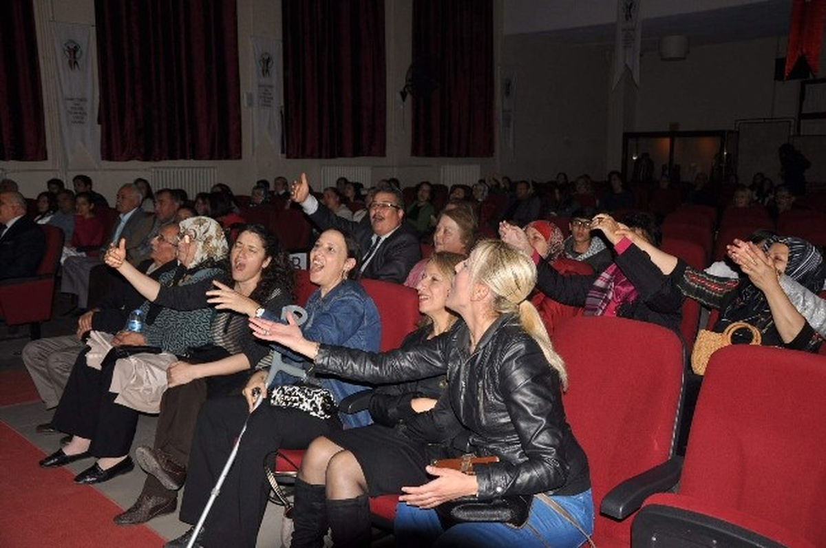 Öğrenciler Engelli Arkadaşları İçin Okula Asansör Yaptırıyor