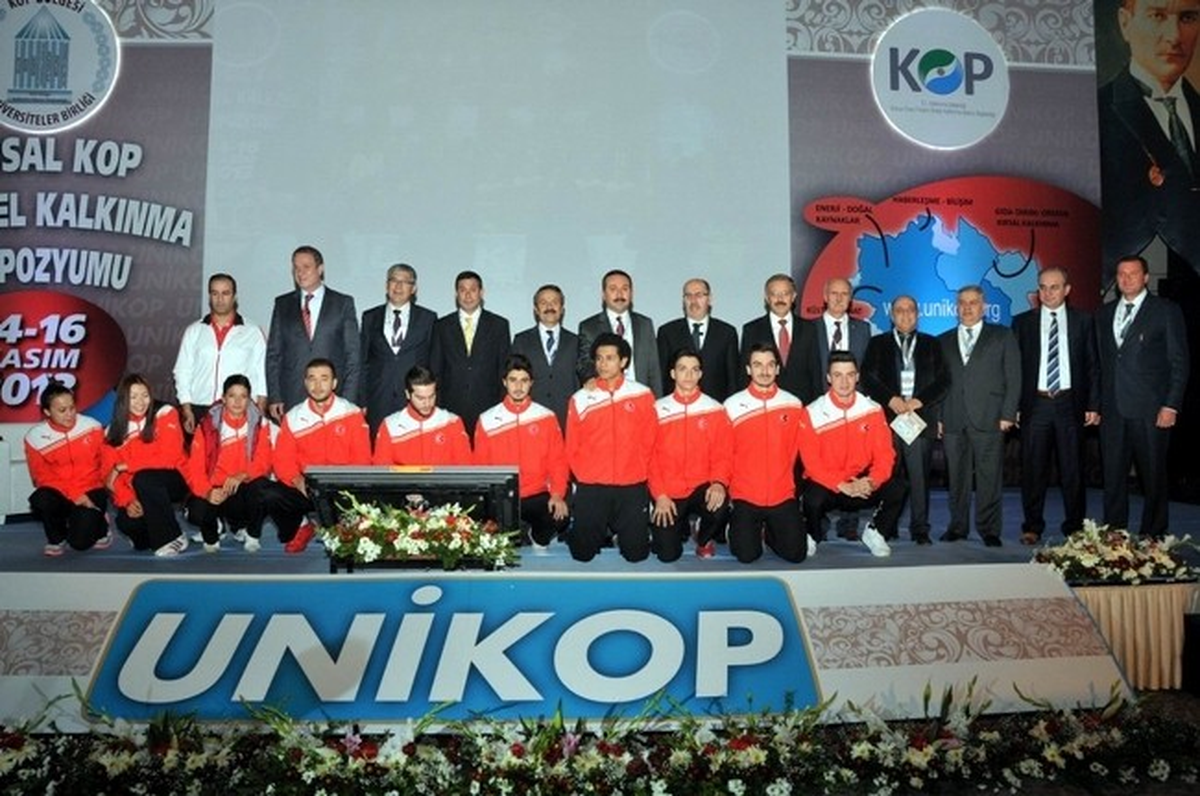 Sempozyumda Milli Takım Sürprizi