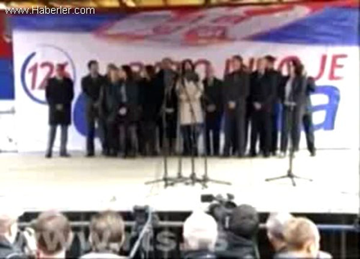 Sırbistan Başbakanı Daçiç, Kuzey Mitroviça\'da Konuştu