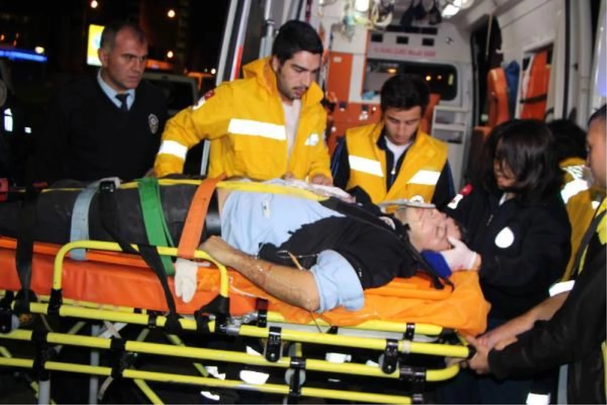 Şüpheliyi Kovalayan Polis Çatıdan Düşerek Ağır Yaralandı
