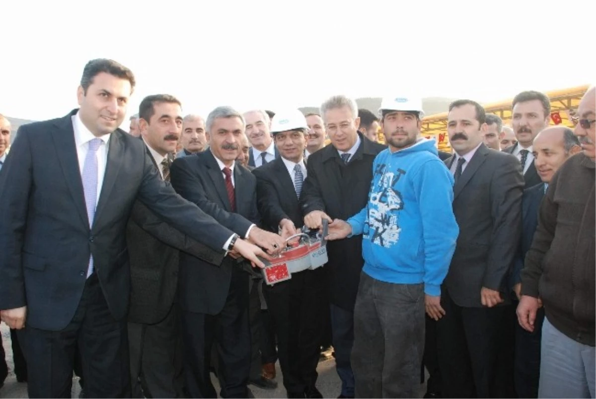 Tokat\'ta 4 Minareli Cami ve Köprü Temeli Törenle Atıldı