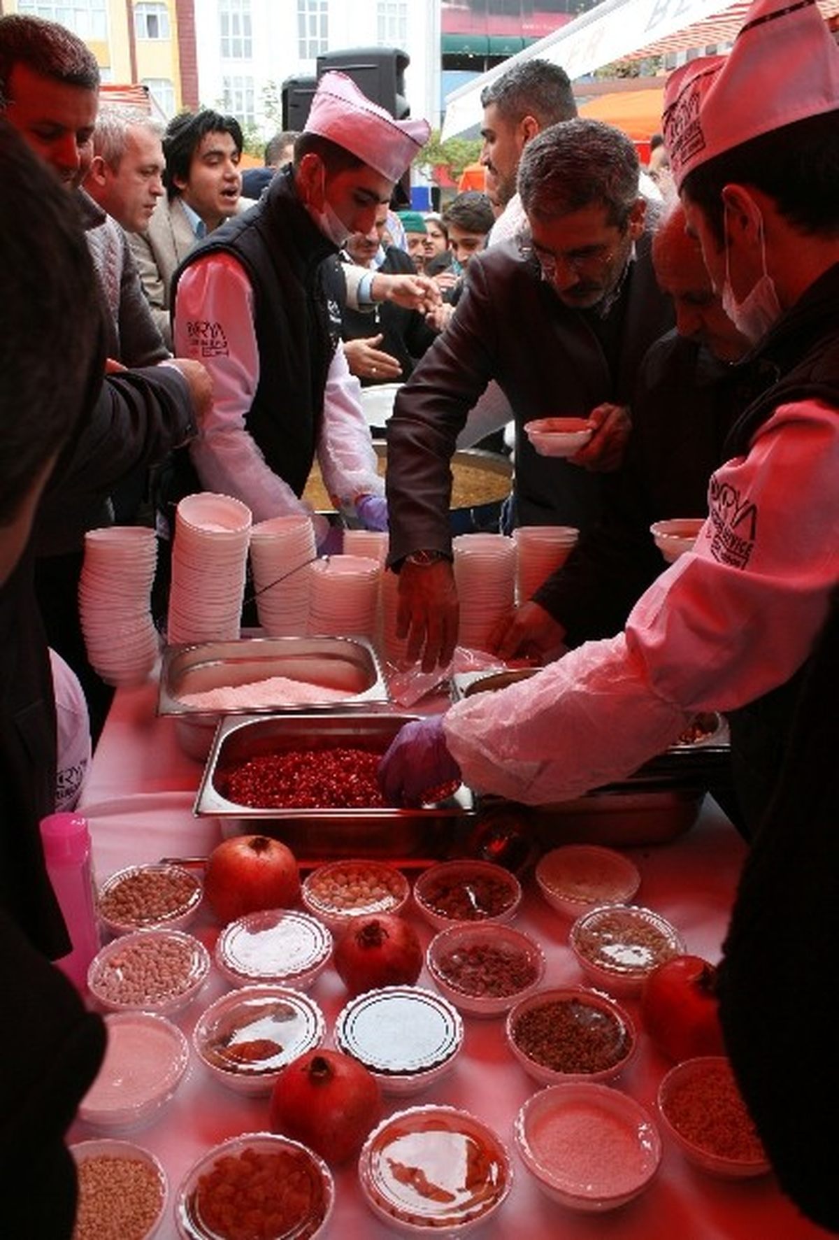 Türkiye\'nin Aşuresi Esenler\'de Pişti