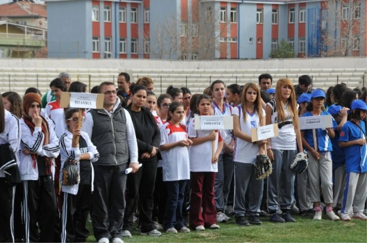 Türkiye Softbol Şampiyonası Karaman\'da Başladı