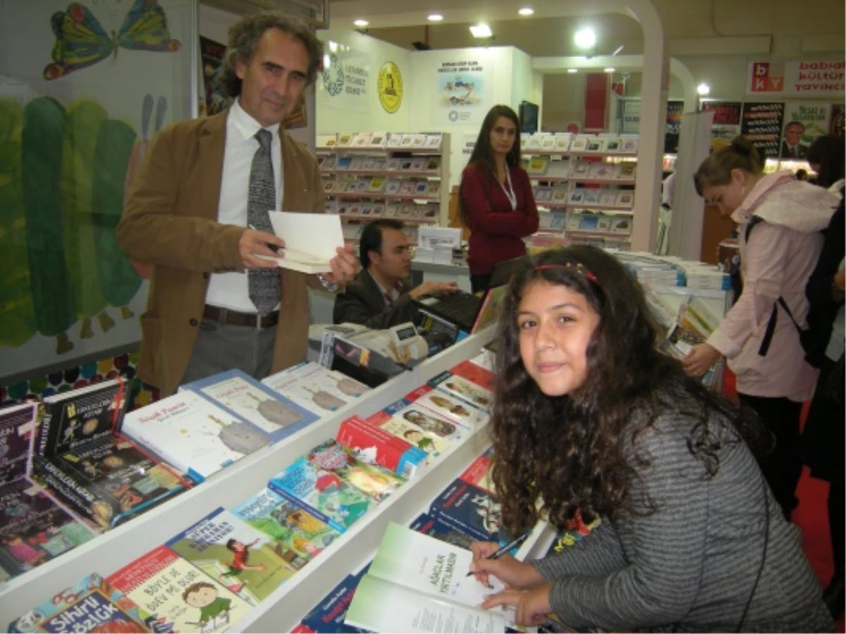Yazar Fatih Erdoğan "Dünya Çocuk Kitapları Haftası"nda