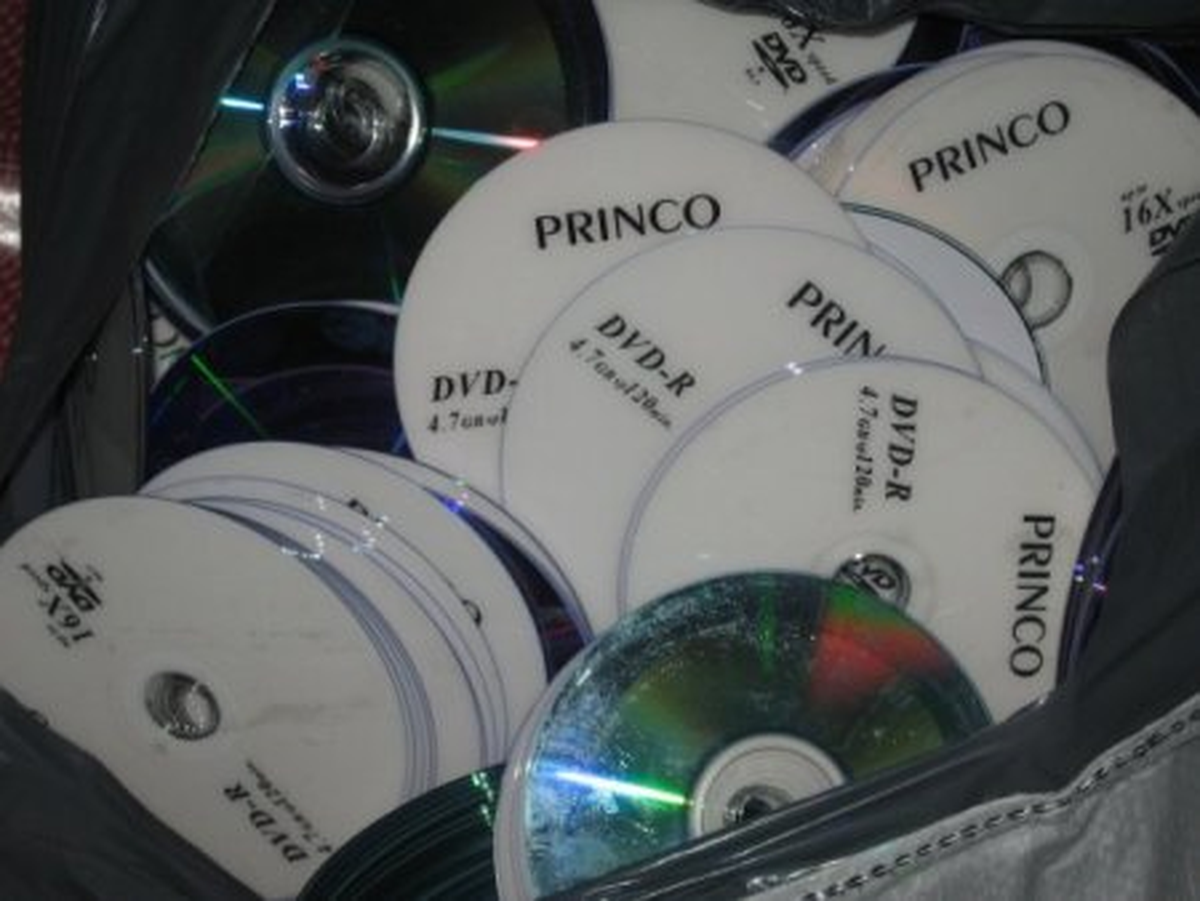 10 Bin 962 Adet Bandrolsüz CD ve DVD Ele Geçirildi