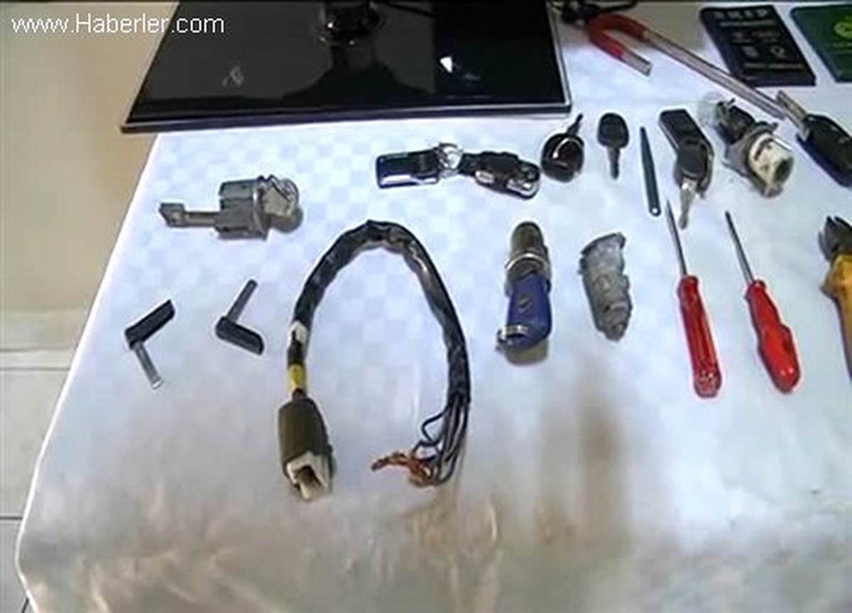 60 saniyede otomobil çalabilen hırsız yakalandı
