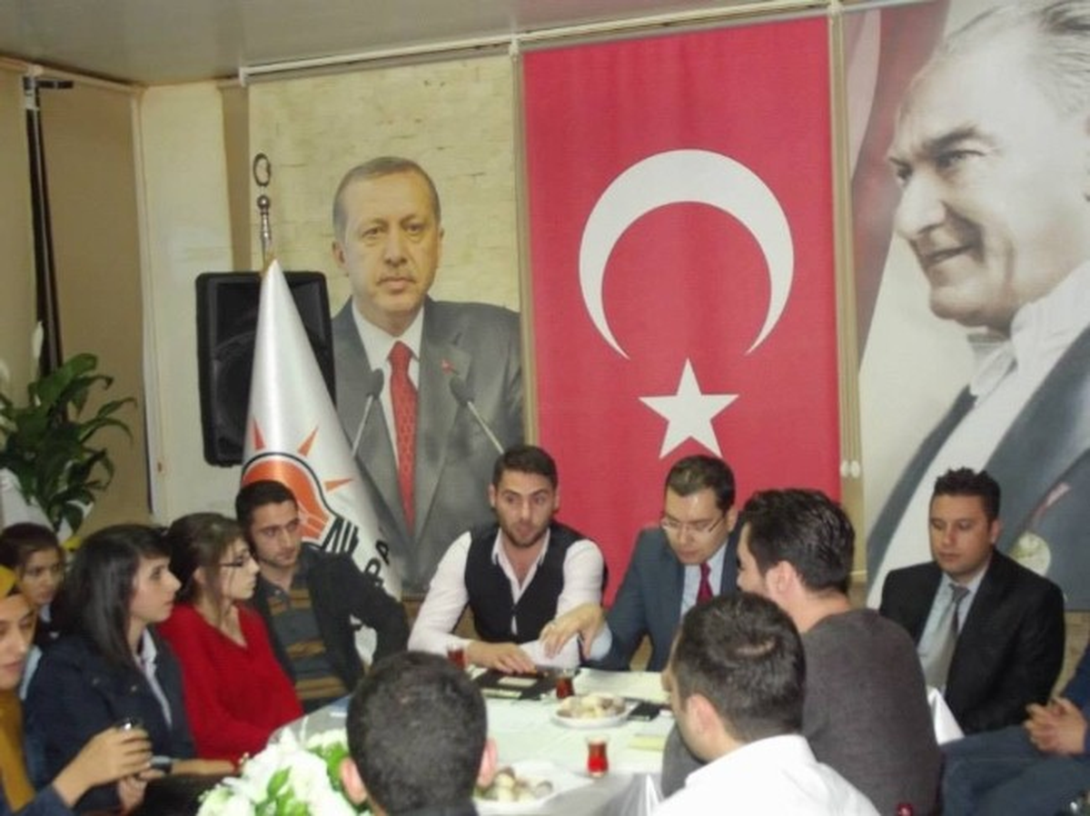 Ak Gençler Uzunköprü\'de Toplandı