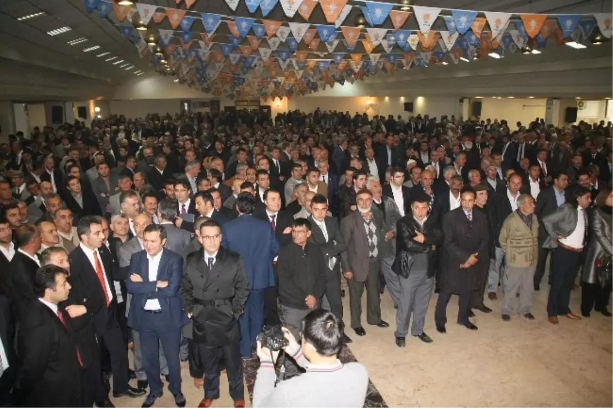 AK Parti Yozgat\'ta Belediye Başkan Adaylarını Belirlemek İçin Temayül Yoklaması Yaptı