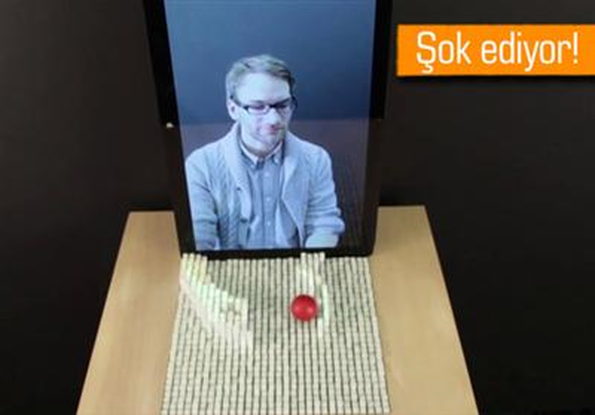 Akıllara Durgunluk Veren 3 Boyutlu Uzay Çağı Ekranı!