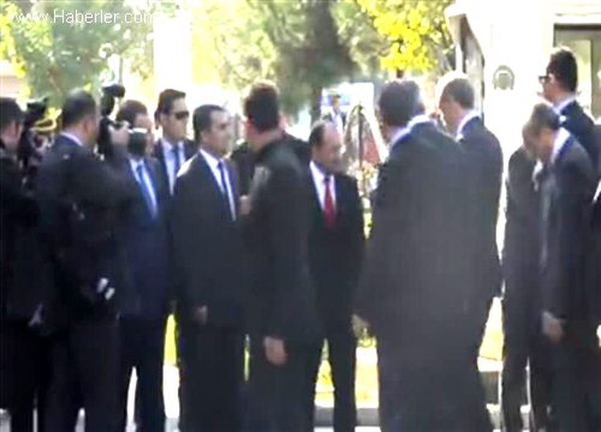 Başbakan Erdoğan Valiliği ziyaret etti