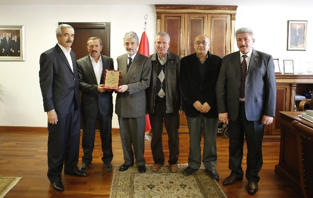 Başkan Tuna, Halkın Takdirini Toplamaya Devam Ediyor