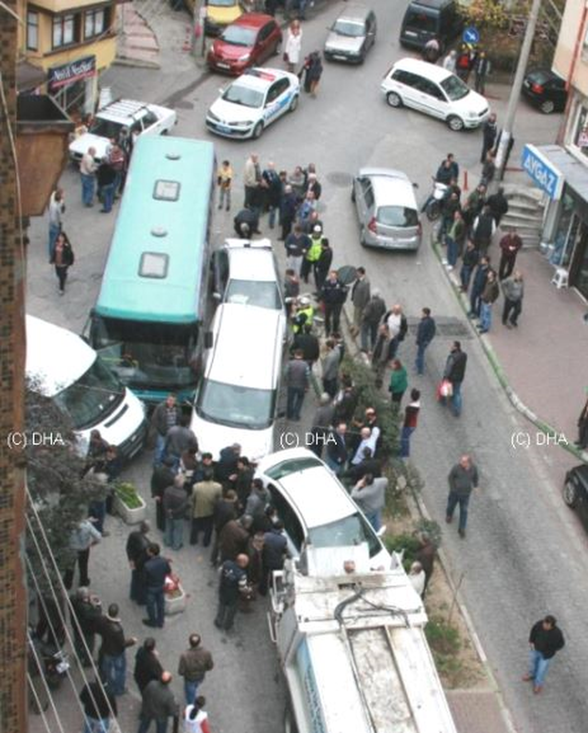 Bursa\'da Freni Boşalan Otobüs 5 Araca Çarptı: 3 Yaralı
