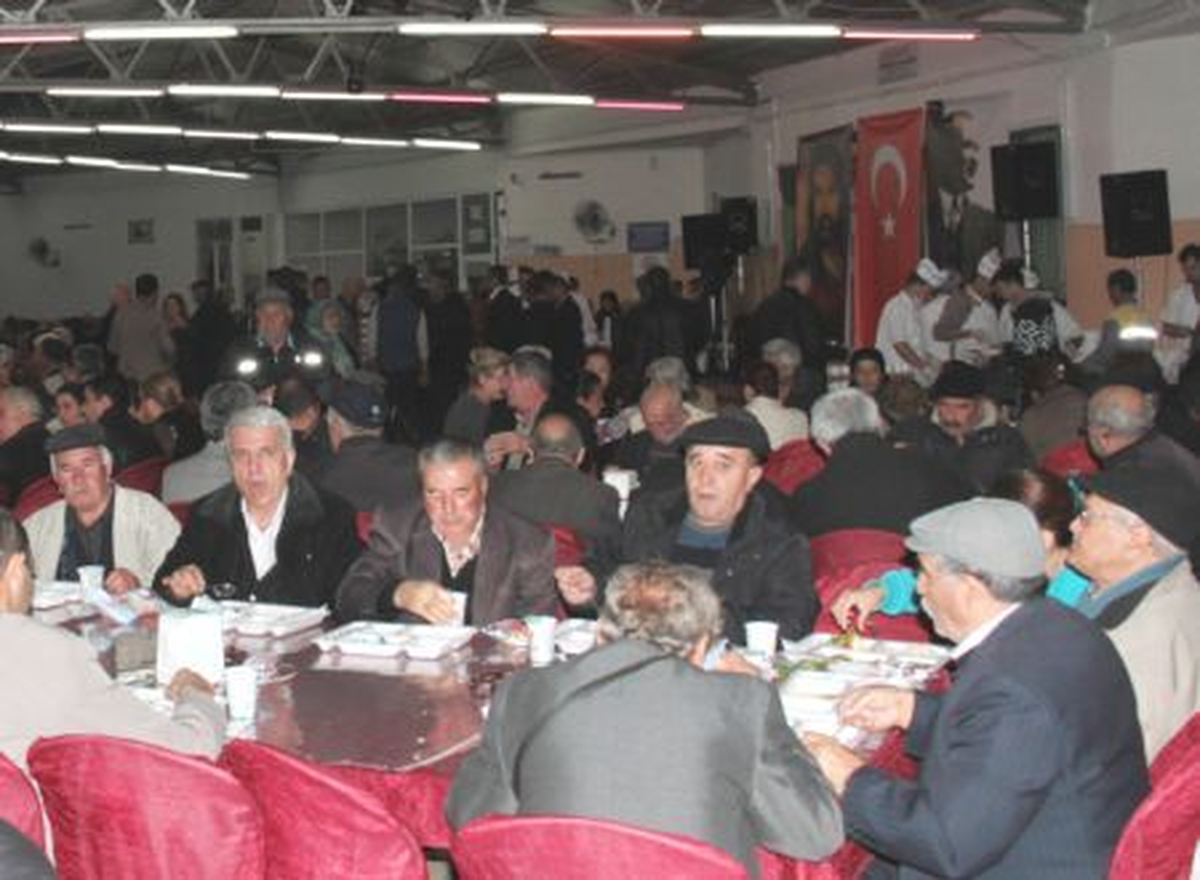 Büyükşehir Belediyesi\'nden Muharrem Ayı Yemeği