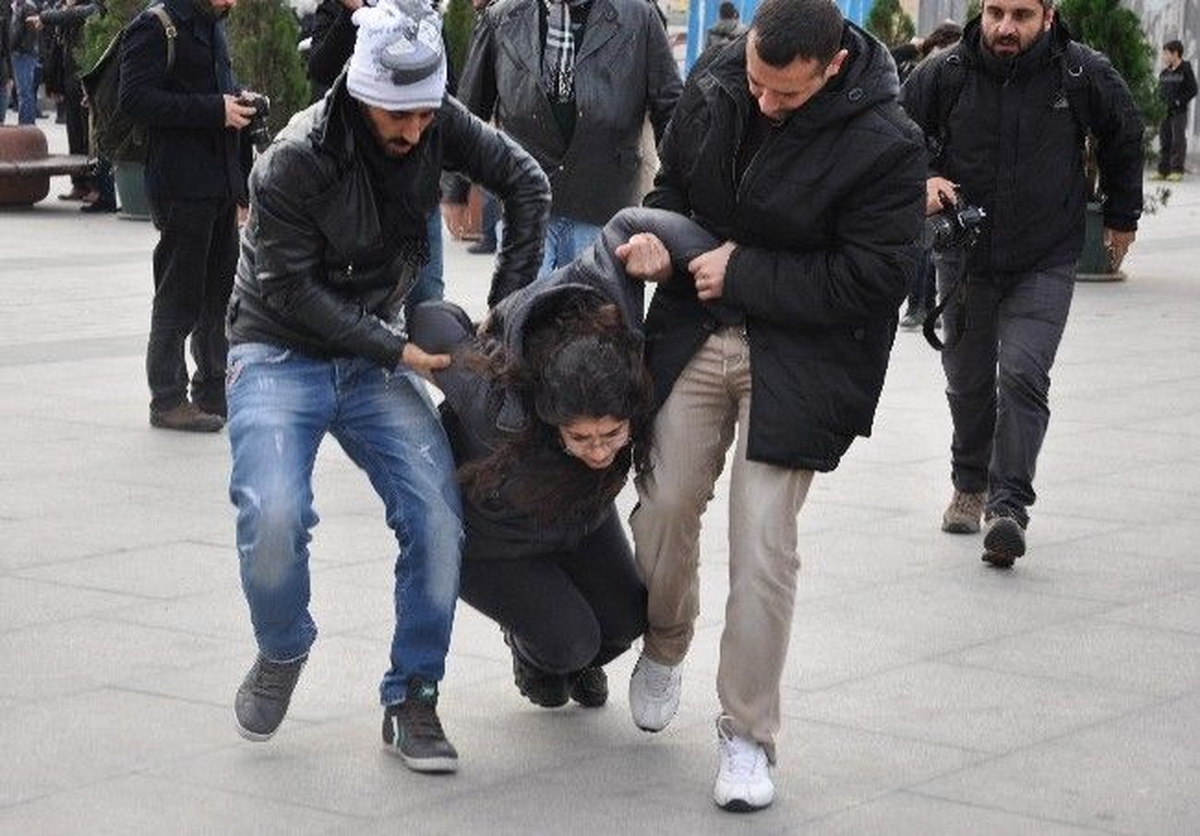 Çağlayan\'da Polis Müdahalesi (1)