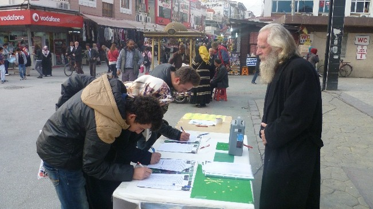 Çerkez Soykırımı Tanınsın Diye 2\'inci Kez İmza Kampanyası Düzenledi