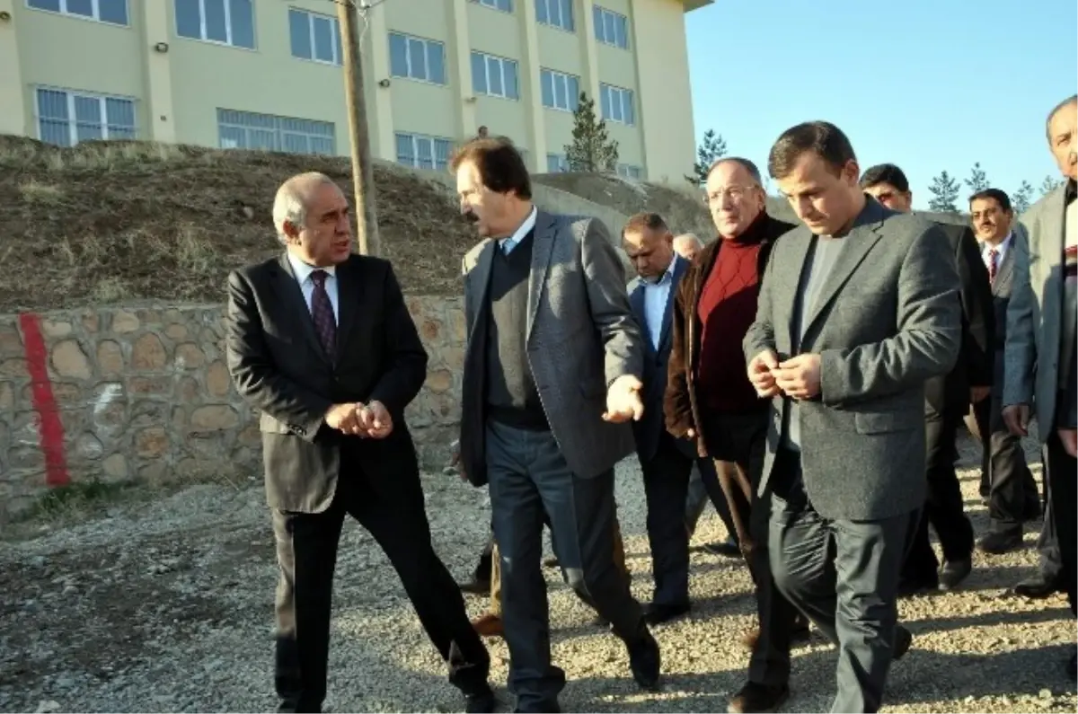 Cü Rektörü Kocacık, Suşehri\'nde İncelemelerde Bulundu