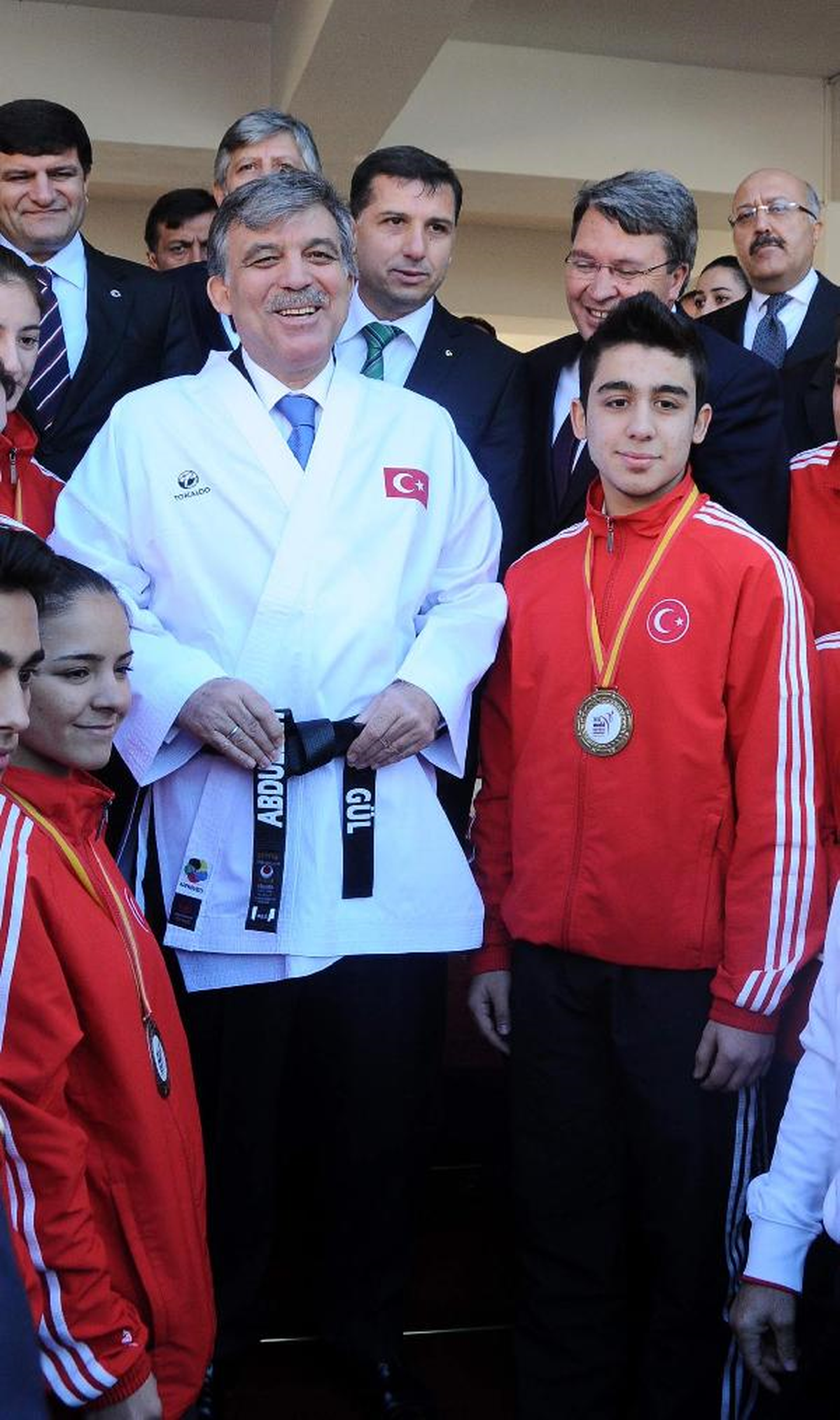 Cumhurbaşkanı Gül, Ağaca Çıkan 85\'lik Halil Dedeyi Uyardı: Çıkmak Kolay, İnmek Zordur (2)