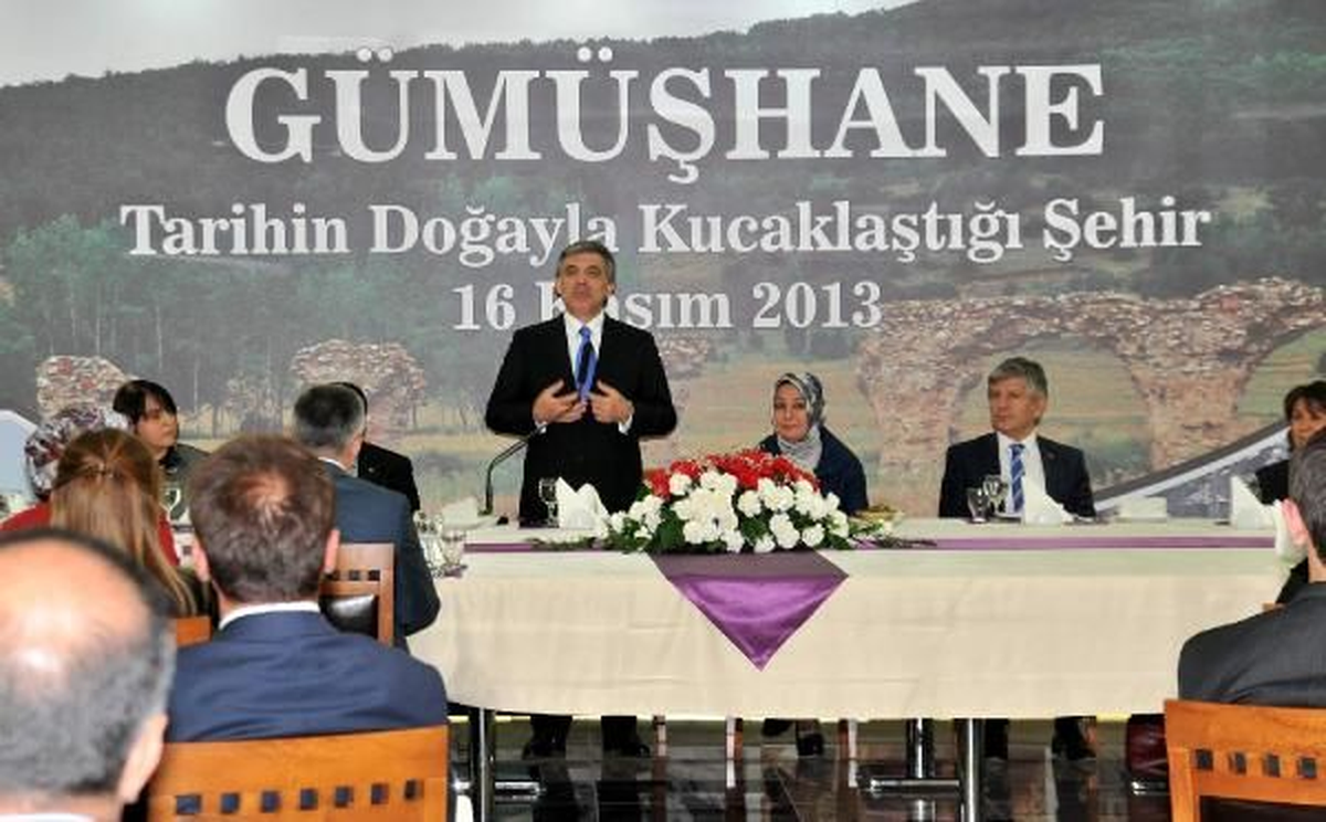 Cumhurbaşkanı Gül Gümüşhane\'de Şehit Yakınlarıyla Yemek Yedi