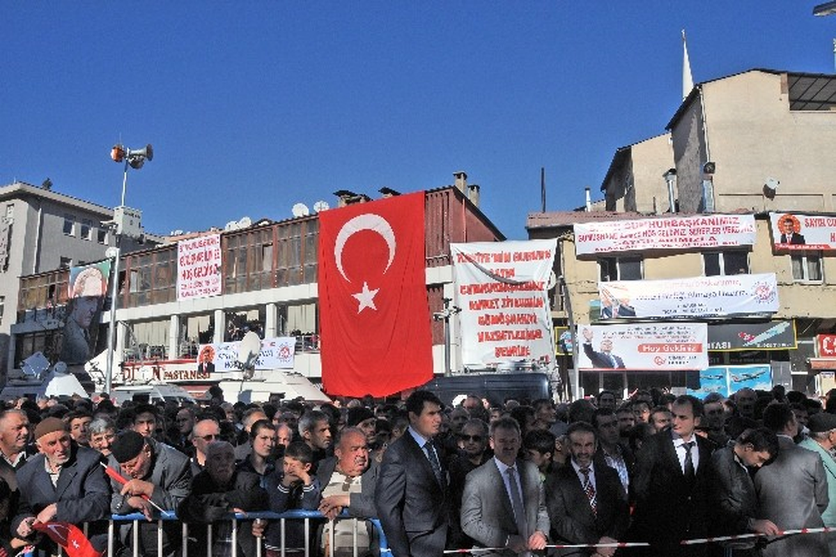 Cumhurbaşkanı Gül, Gümüşhane\'de Halka Seslendi