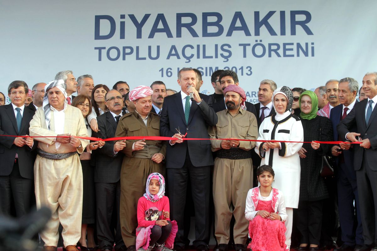 Diyarbakır\'daki Tarihi Günde Tüm Protokol Ağladı