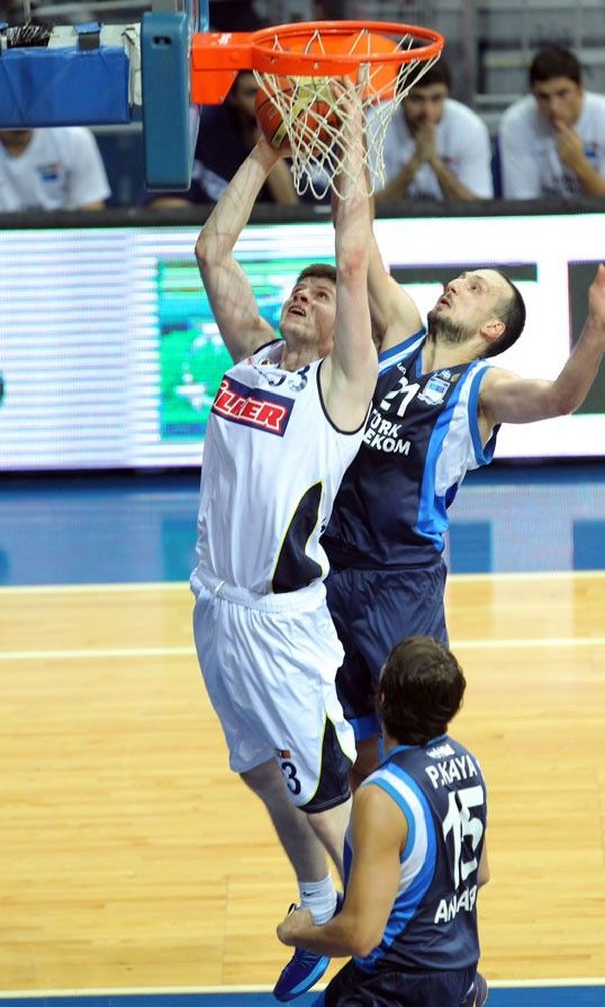 Fenerbahçe Ülker: 84 Türk Telekom: 63