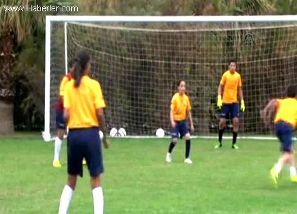 Geleceğin futbol yıldızları Antalya kampında