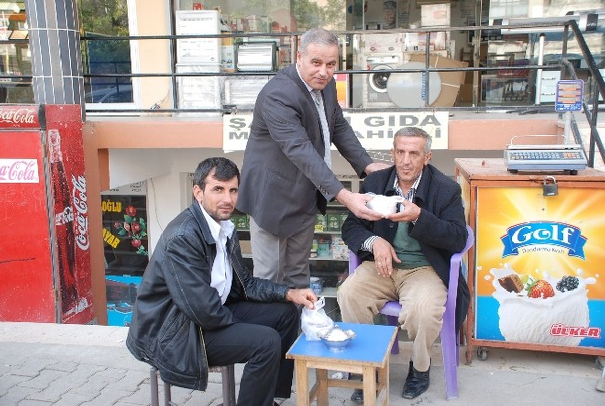 Hani Kaymakamlığı\'ndan Vatandaşlara Aşure İkramı