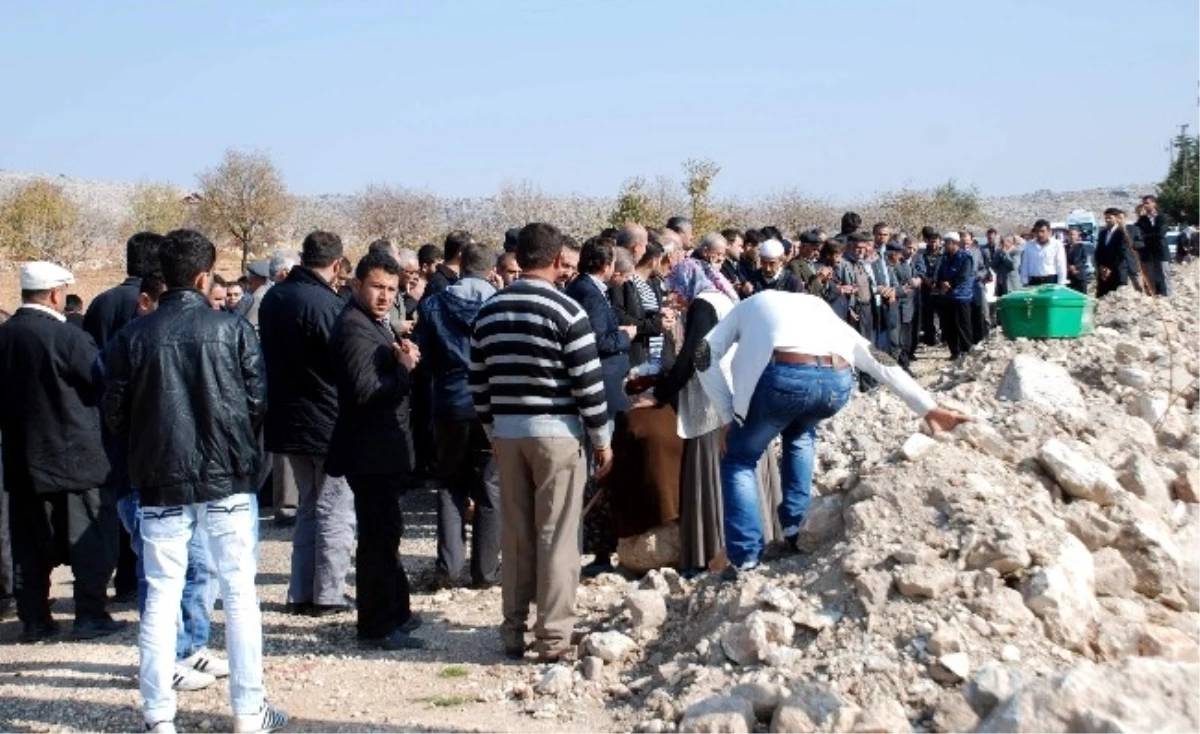 İş Hanındaki Yangında Ölen Osman Efe Toprağa Verildi