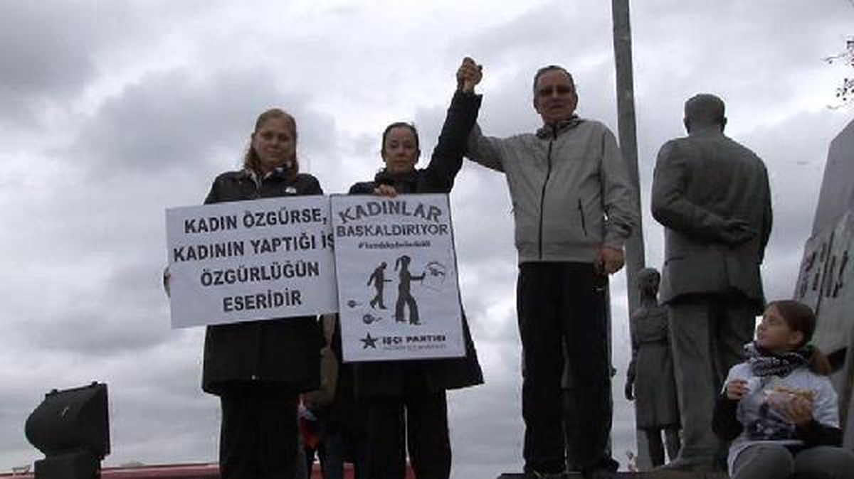 Kadıköy\'de "Mecliste Türbana Hayır" Eylemi