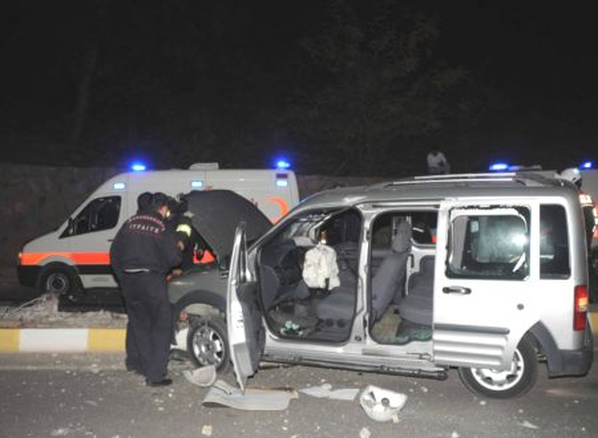 Kahramanmaraş\'ta Trafik Kazası: 1 Ölü, 2 Yaralı