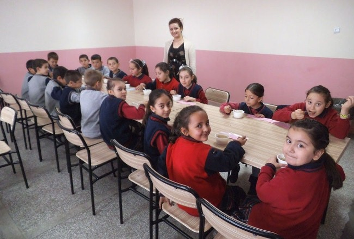 Kırkağaçlı Öğrencilerin Aşure Sevinci