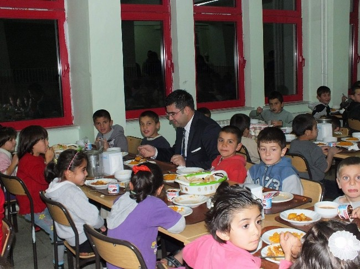 Koyulhisar Adliyesi Yatılı Öğrencileri Ziyaret Etti