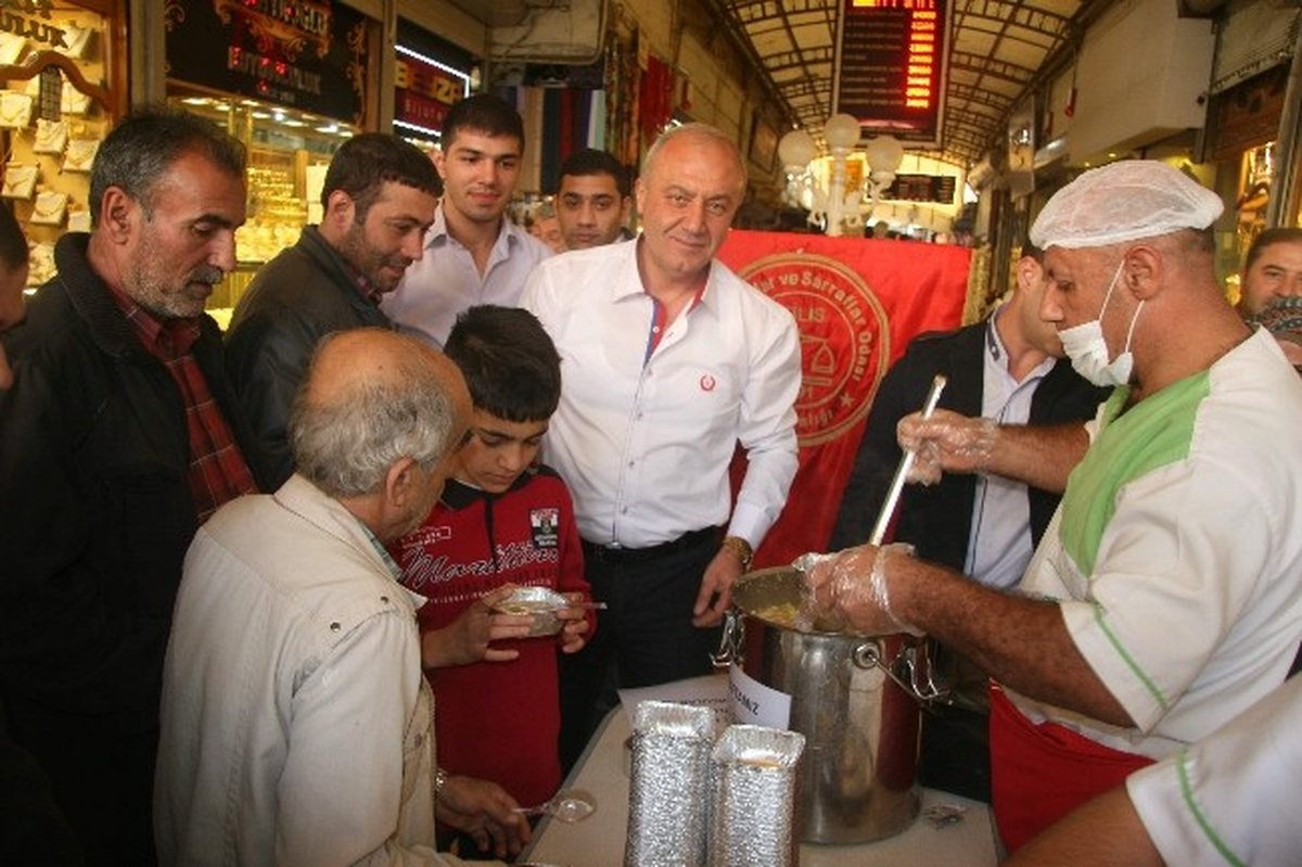 Kuyumcular Odası, Aşure Dağıttı