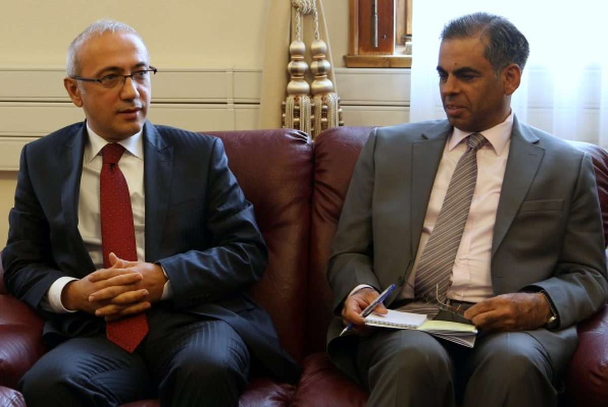 Lütfi Elvan Pakistan Heyetine Türkiye\'nin Demokrasi Tecrübesini Anlatı