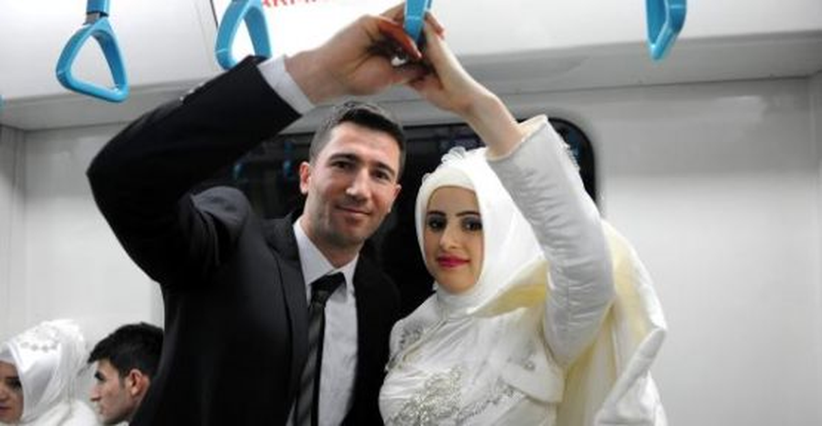 Marmaray\'dan 48 Gelin Damat Geçti
